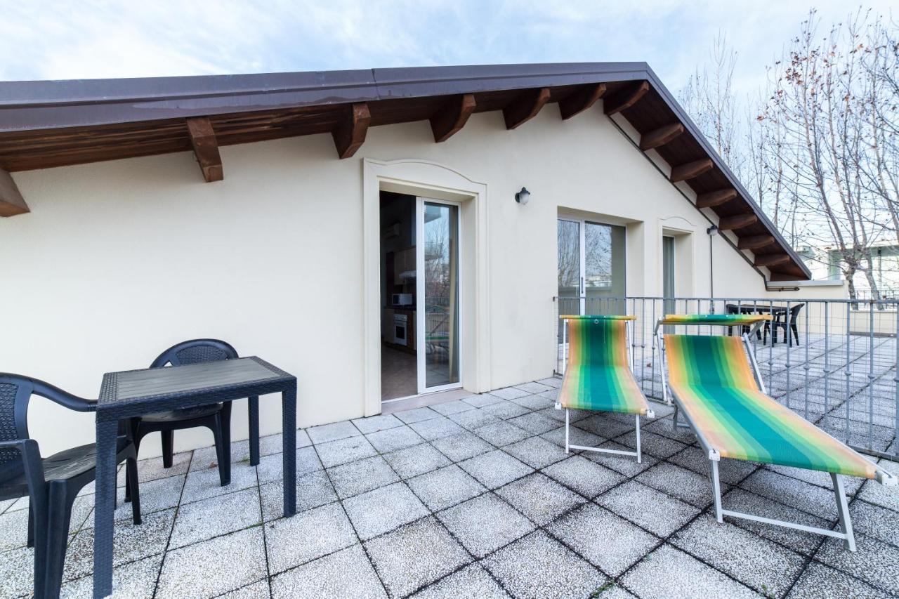 Residenza Melucci Aparthotel Rimini Exterior foto