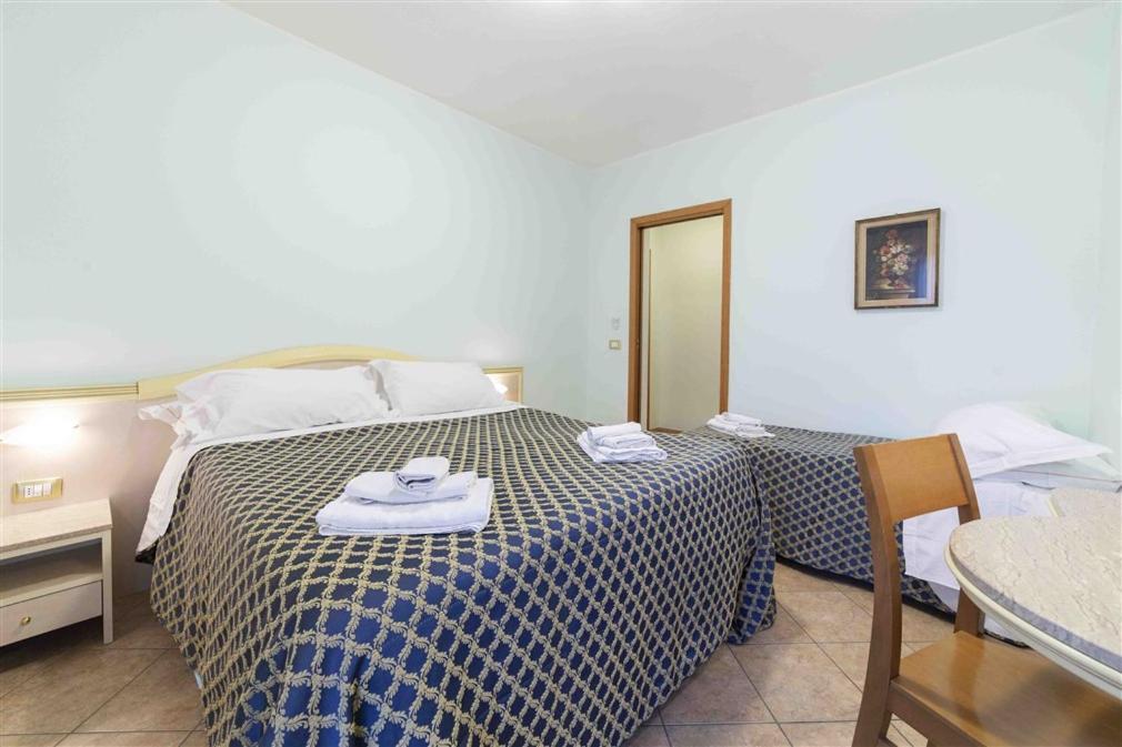 Residenza Melucci Aparthotel Rimini Exterior foto