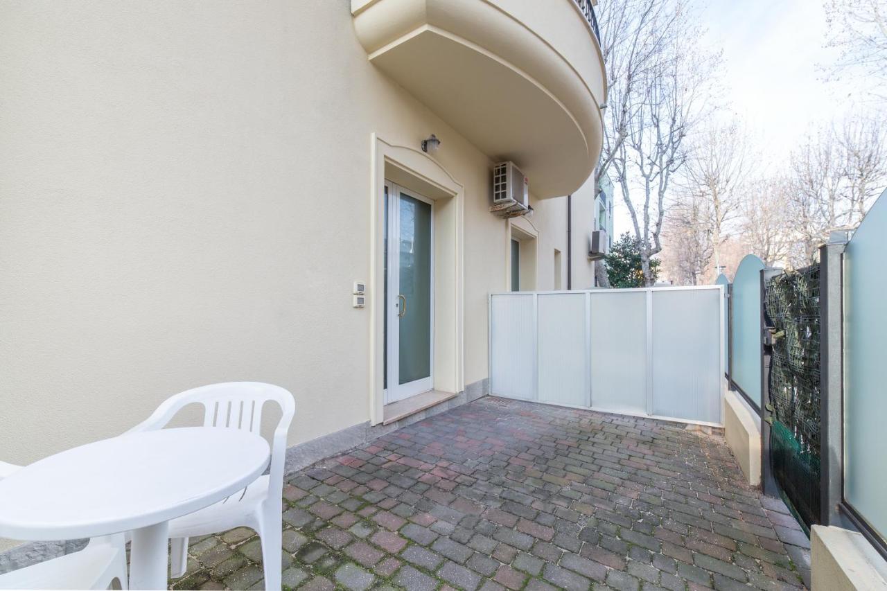 Residenza Melucci Aparthotel Rimini Exterior foto